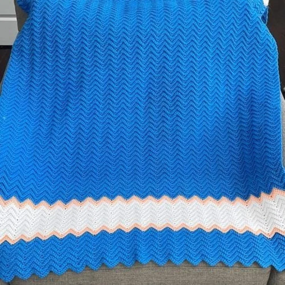 Handmade Crochet Chevron Ripple Afghan Throw Blanket Blue White‎ Peach Zigzag